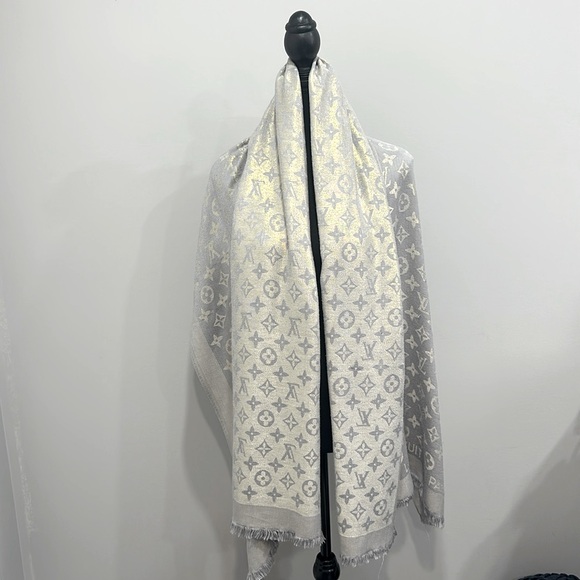 Louis Vuitton neutrals monogram classic silk printed scarf - Picture 1 of 3